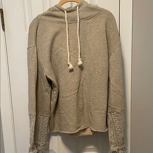 BKE Tan Gray Hoodie with Cable Knit Accents Size Large cute cute